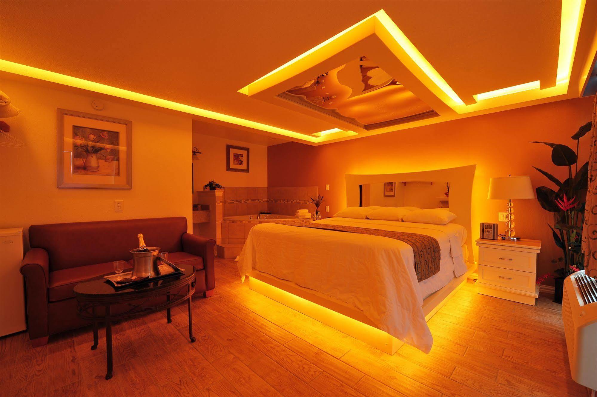 Romantic Inn & Suites Даллас Экстерьер фото