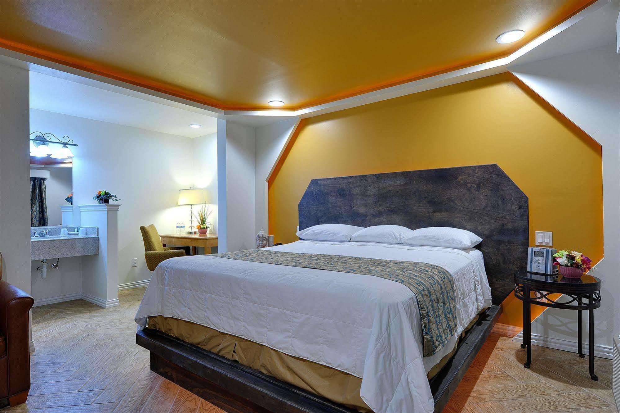 Romantic Inn & Suites Даллас Экстерьер фото