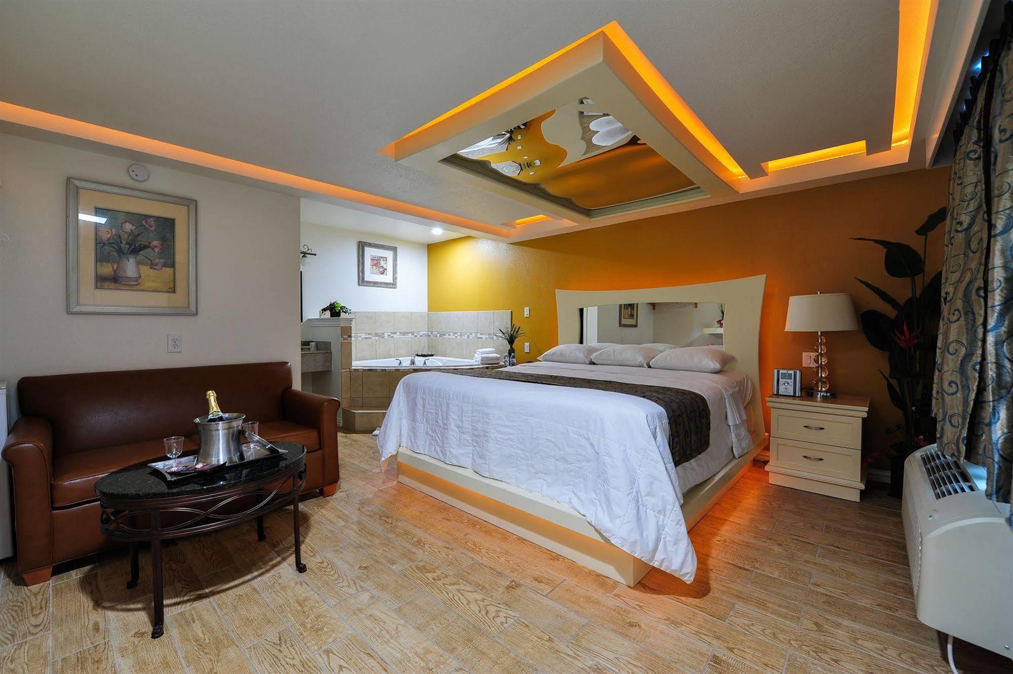 Romantic Inn & Suites Даллас Экстерьер фото